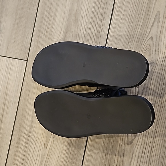 NIB.  PAIGE Dakota slide sandal in black leather - Picture 4 of 7